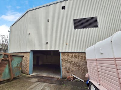 11B Victory Close, Wickford, Industrial To Let - af897188WhatsApp 20Image 2020251204 20at 20153410_99bffca7.jpg