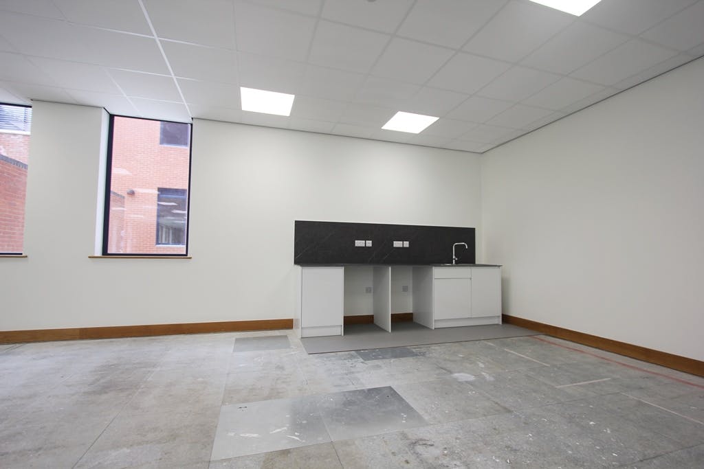 Office in Fareham - photo 3