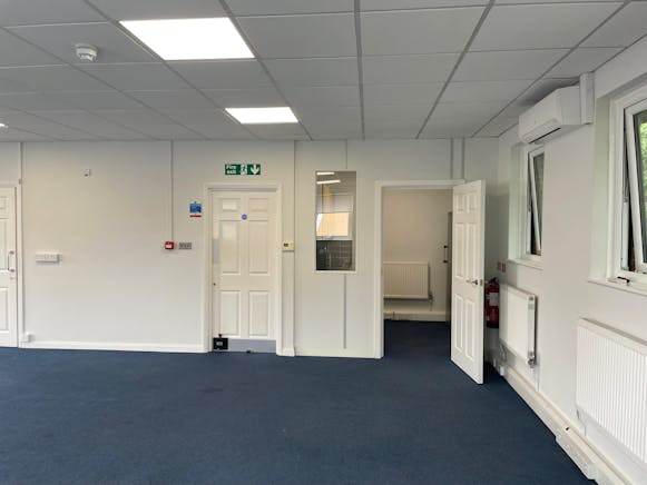 8 Tanners Yard, Bagshot, Offices To Let - unnamed 4.jpg