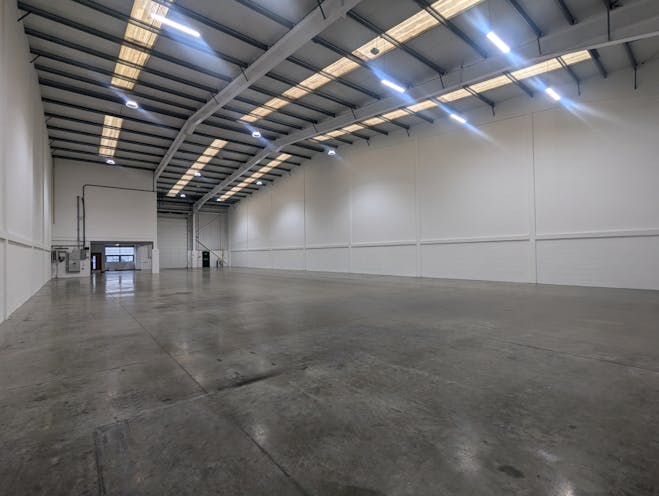 Unit 4 Cobbett Park, Moorfield Road, Guildford, Warehouse & Industrial To Let - PXL_20241118_104811960.jpg