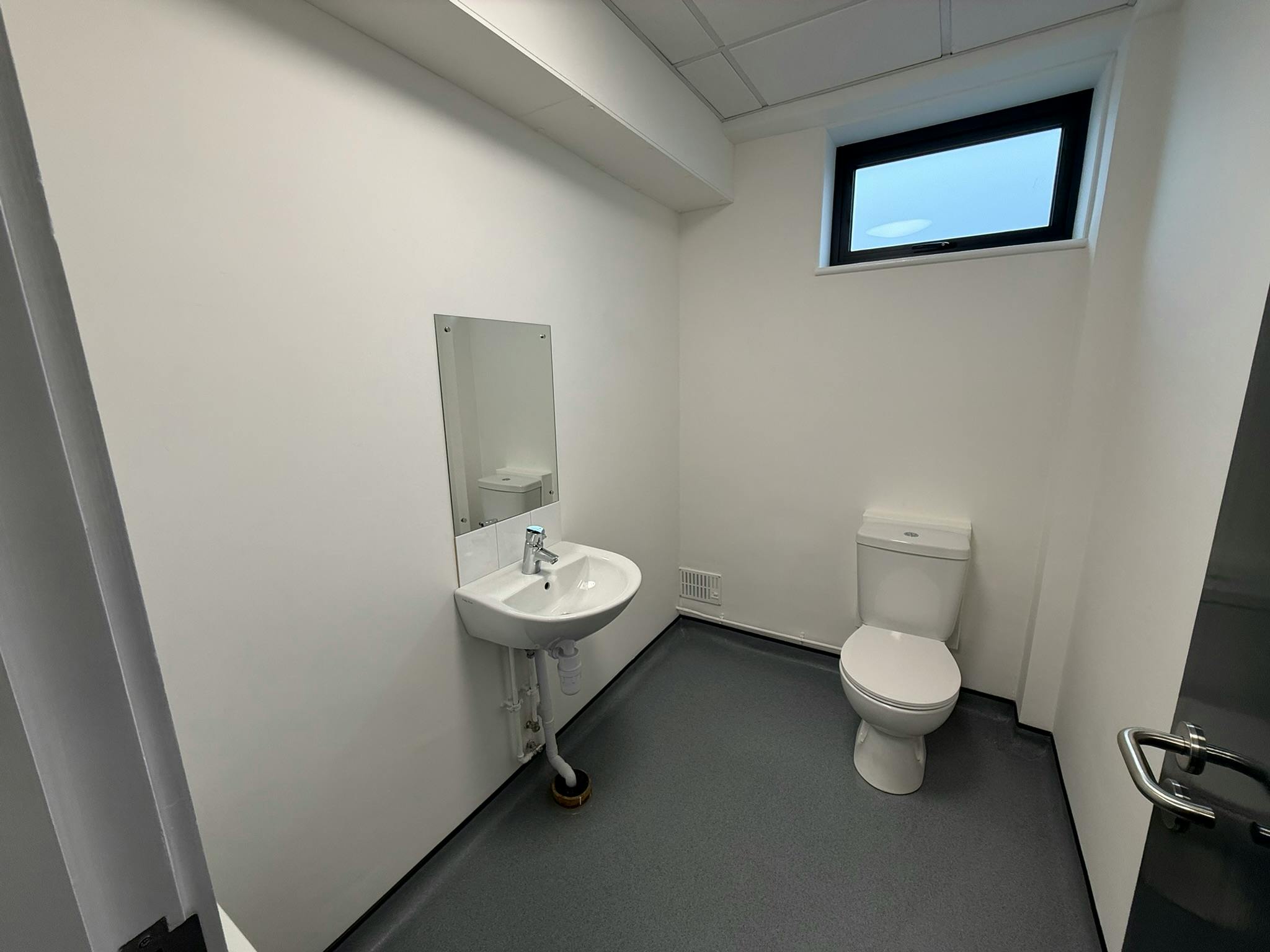 Industrial Unit in Hedge End - photo 4