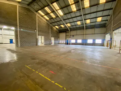 Units 1 - 4, Vector Point, Crawley, Warehouse To Let - IMG_0354.jpeg