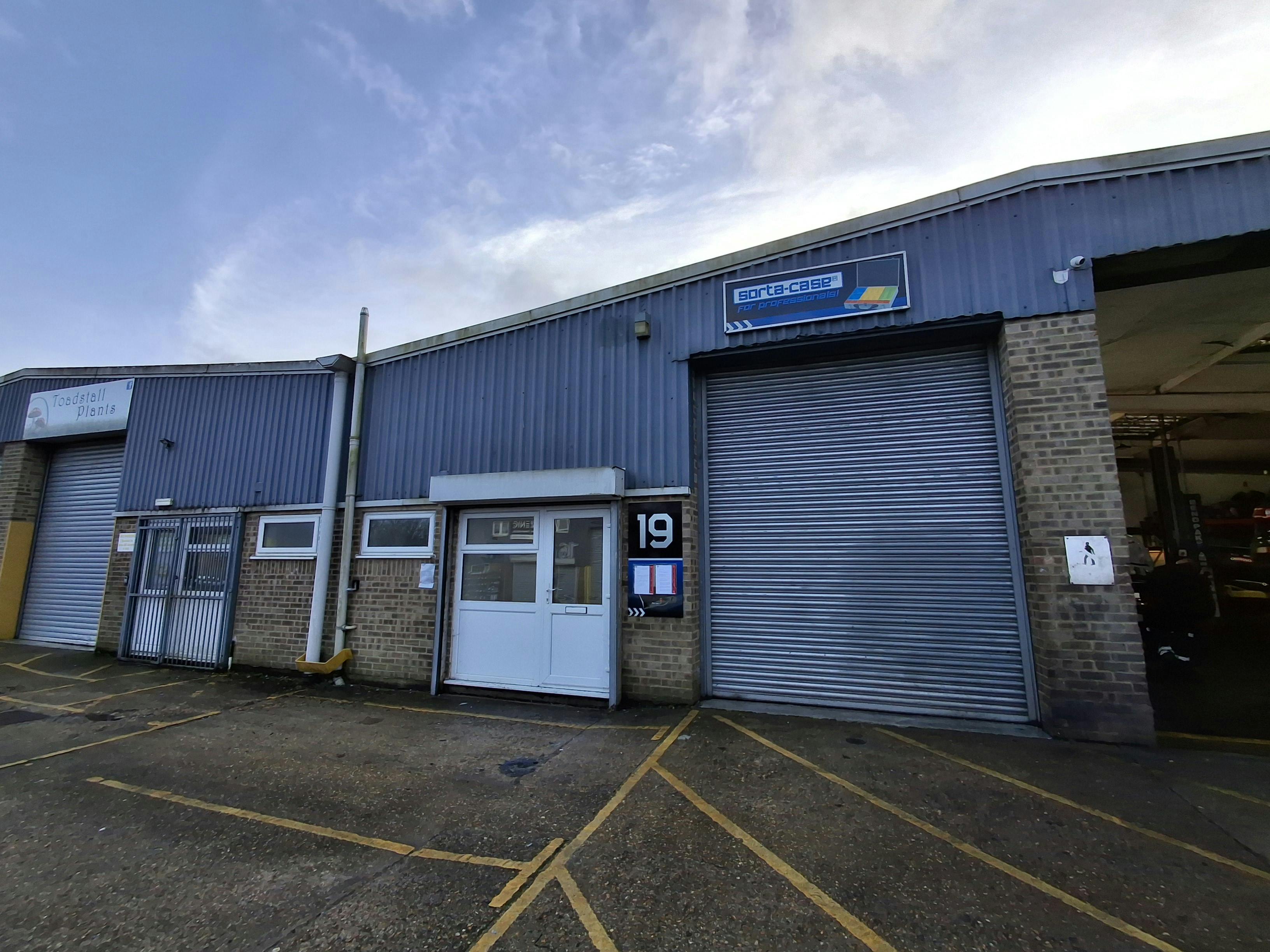 Retail/Shop in Bournemouth - photo 4