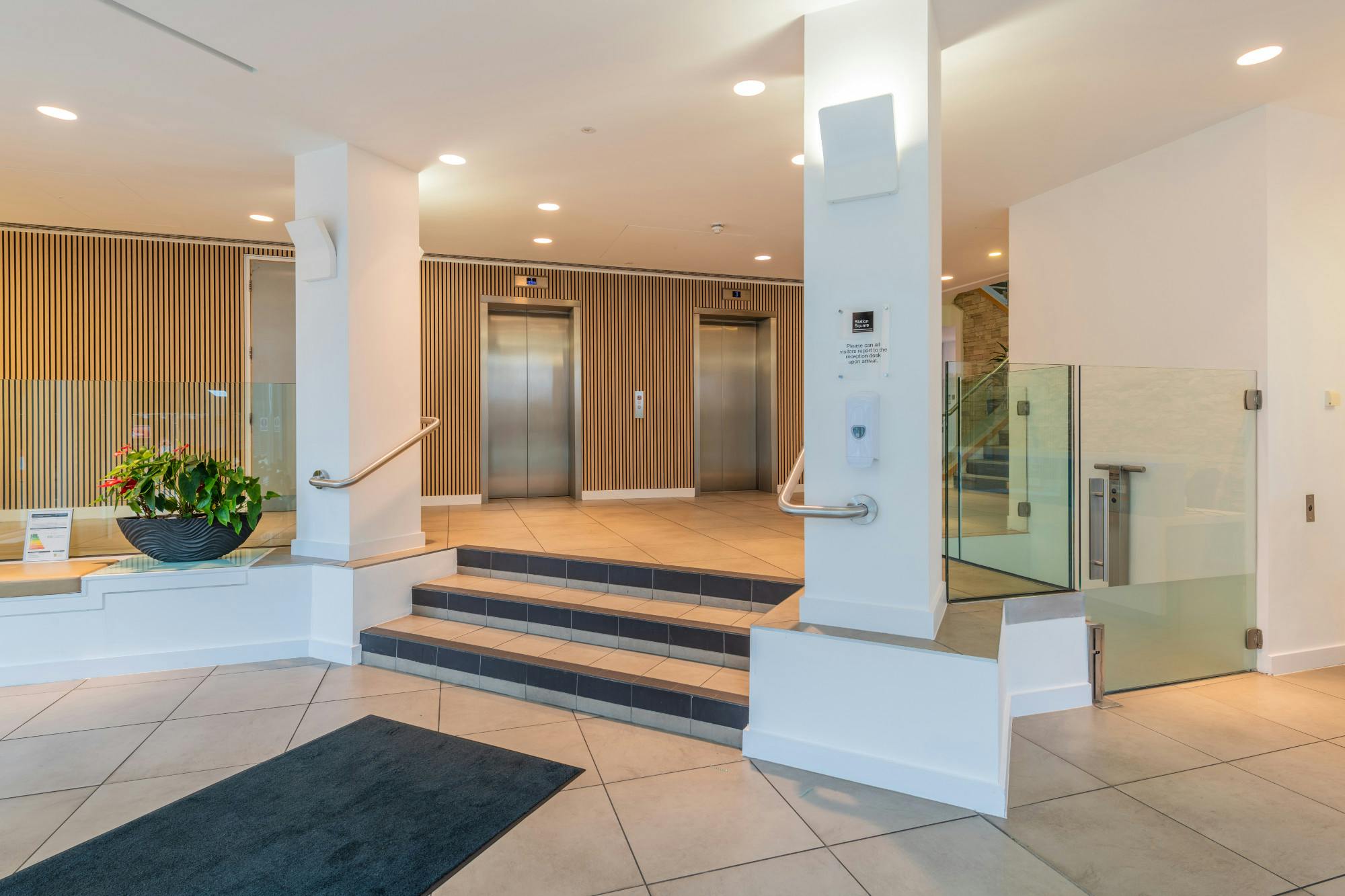 Station Square, 1 Gloucester Street, Swindon, Offices To Let - Station Square  Reception5.jpg