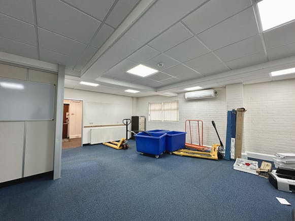 35-37, Hastings Street, Luton, Industrial / Office To Let - Image 3