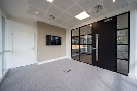 Explorer 2, Fleming Way, Crawley, Office To Let - Explorer 2_13.jpg