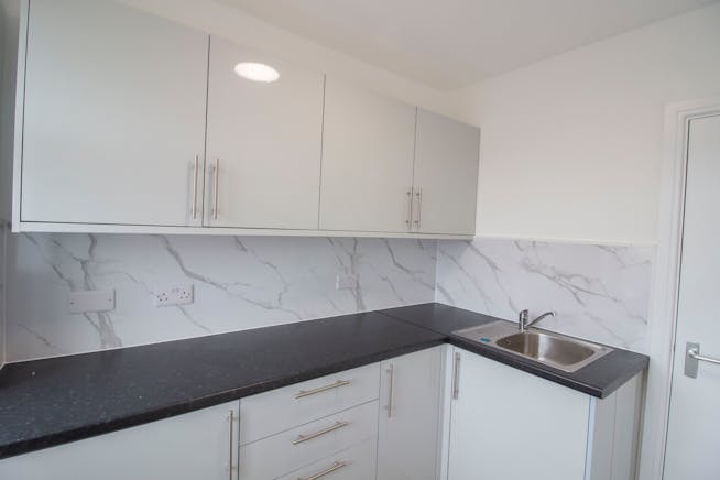 102 Nield Road, Hayes, Investment / Office / Retail / Other To Let / For Sale - 8.jpg