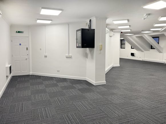 Suite 3, Dolphin House, Camberley, Offices To Let - IMG_8072.jpg