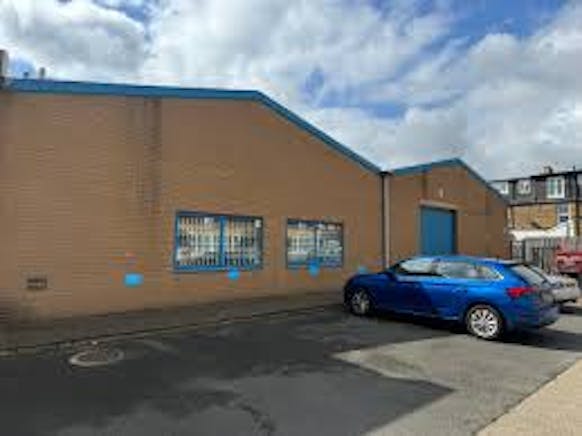 6 Windsor Business Centre, Windsor, Industrial To Let - Picture3.png