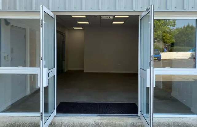 Kingscote A-B G6, Priory Park Industrial Estate, London Road, Tetbury, Industrial To Let - Kingscote-G6-Storage-to-Let-Internal-2-641x415.jpg