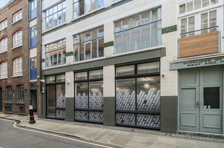 1-6 Newbury Street & 12 Kinghorn Street, London, Office / Showroom For Sale - 20251120_153214000_iOS.jpg