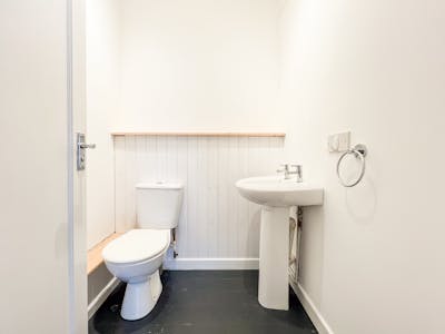 32 & 32A New Road, Porthcawl, Residential / Retail For Sale - 32 New Road-106.jpg