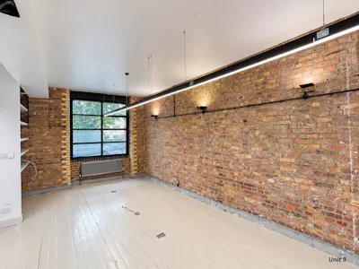 Dove Commercial Centre (Whole), London, Office To Let - 4.jpg
