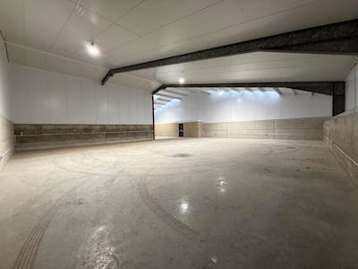 Unit 1E Manor Farm Barns, Southampton, Industrial / Open Storage / Warehouse To Let - WhatsApp Image 2026-04-08 at 15.58.31.jpeg