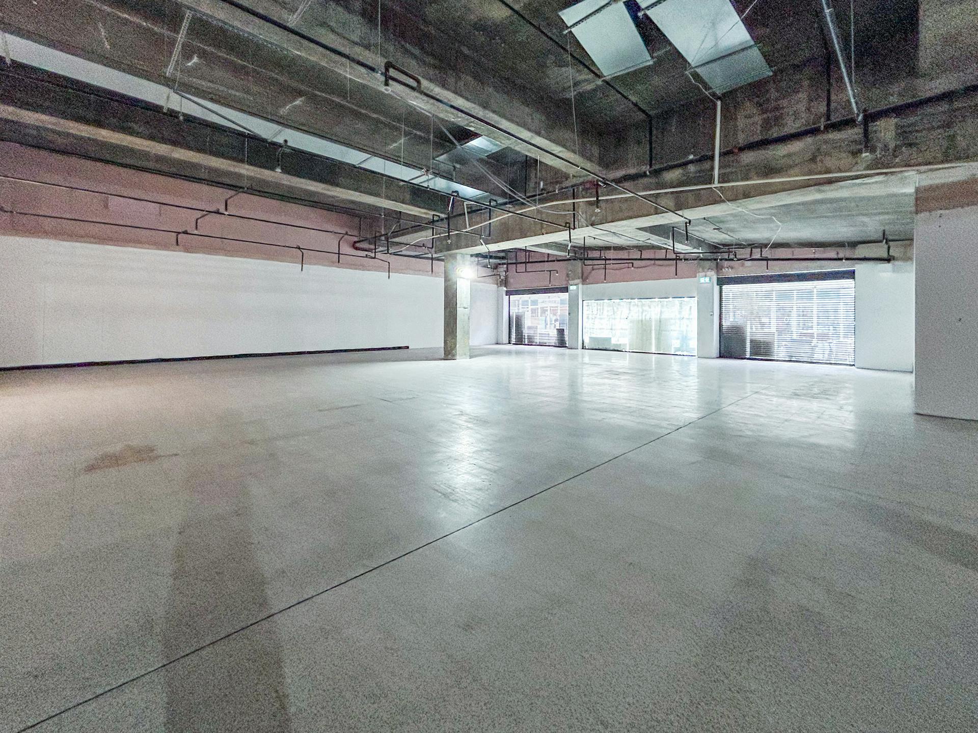 Retail/Shop in Bournemouth - photo 2