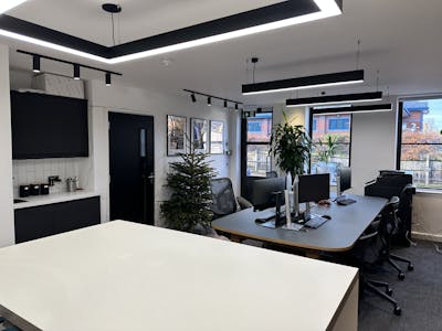 Ground Floor, 323 Kingston Road, Leatherhead, Office To Let - IMG_3339.JPG