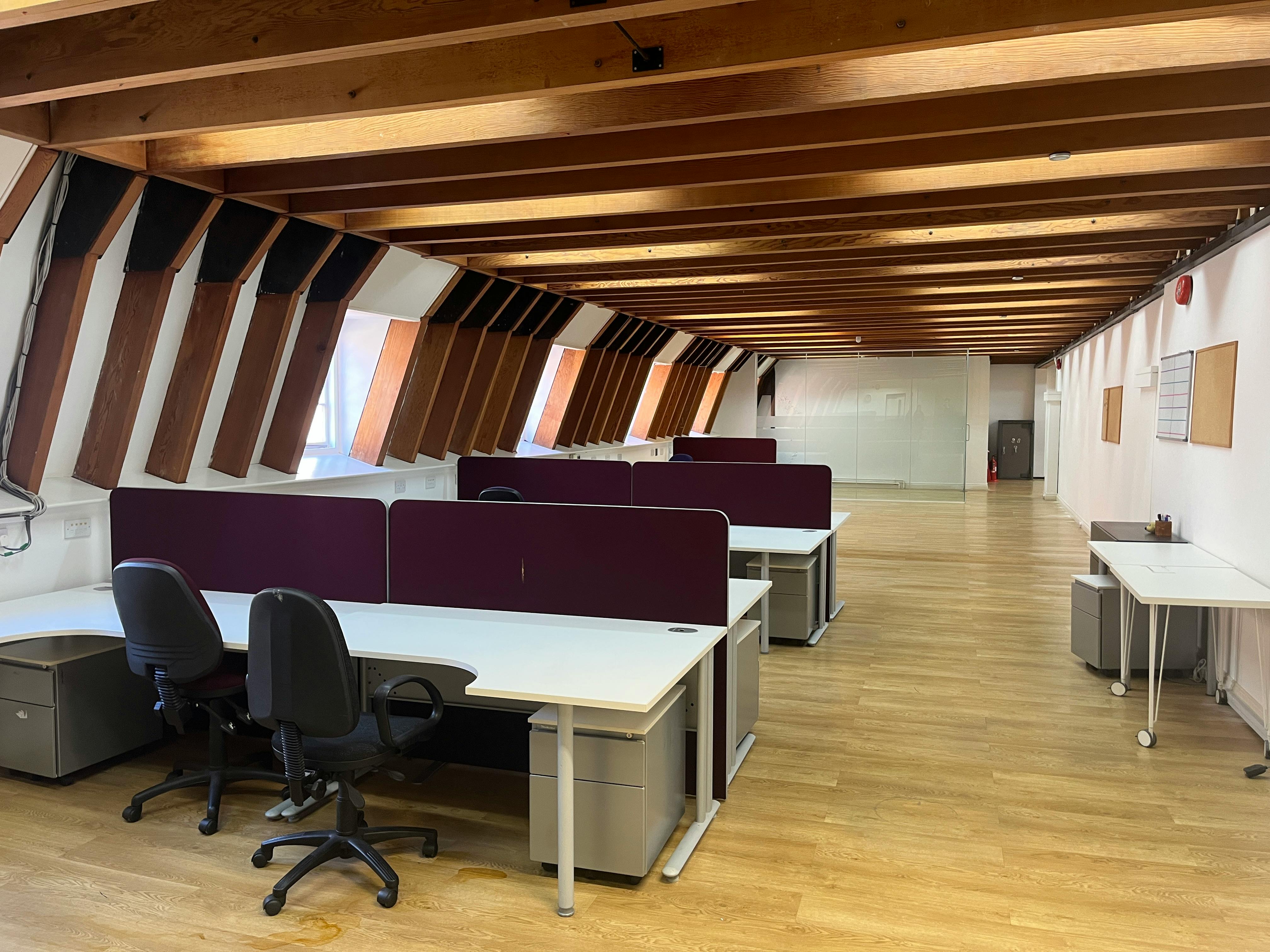 First Floor Offices, 34 Market Square, Aylesbury, Offices To Let / For Sale - 20260319_105607311_iOS.jpg