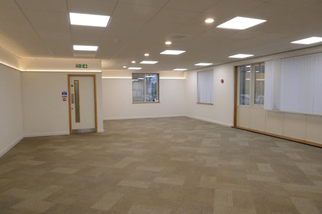 Stag House, Hertford, Offices To Let - P1060430.JPG