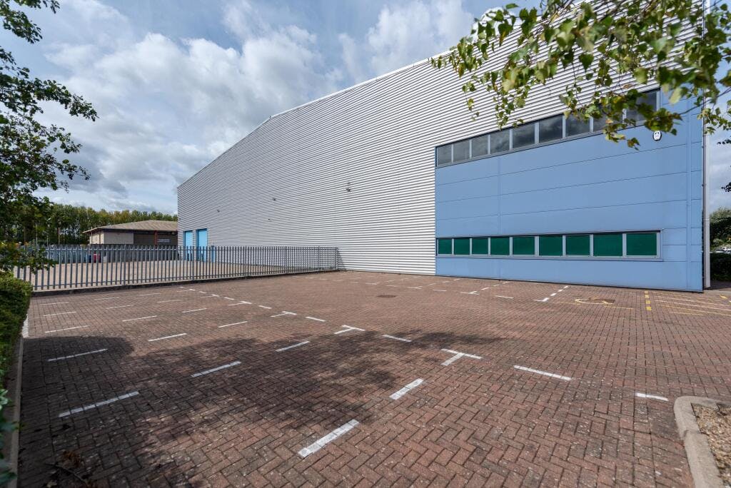 Units A & B Mead Park, Units A & B Mead Park, River Way, Harlow, Industrial To Let - External rear.jpeg