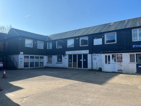 6 Grafton Street, High Wycombe, Industrial / Offices For Sale - 20250408_075612827_iOS.jpg