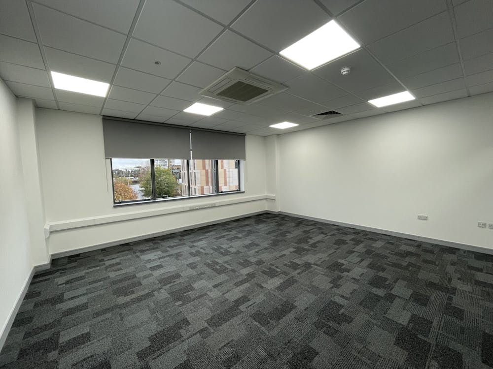 160 Falcon Road - IMG_1497.jpeg