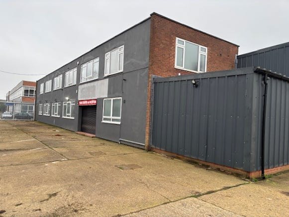 Unit 25, Travellers Lane, Hatfield For Sale - External.jpg