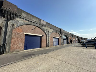 Arch 34 London Stone Business Estate, Battersea, Industrial To Let - 20240729_154000422_iOS.jpg