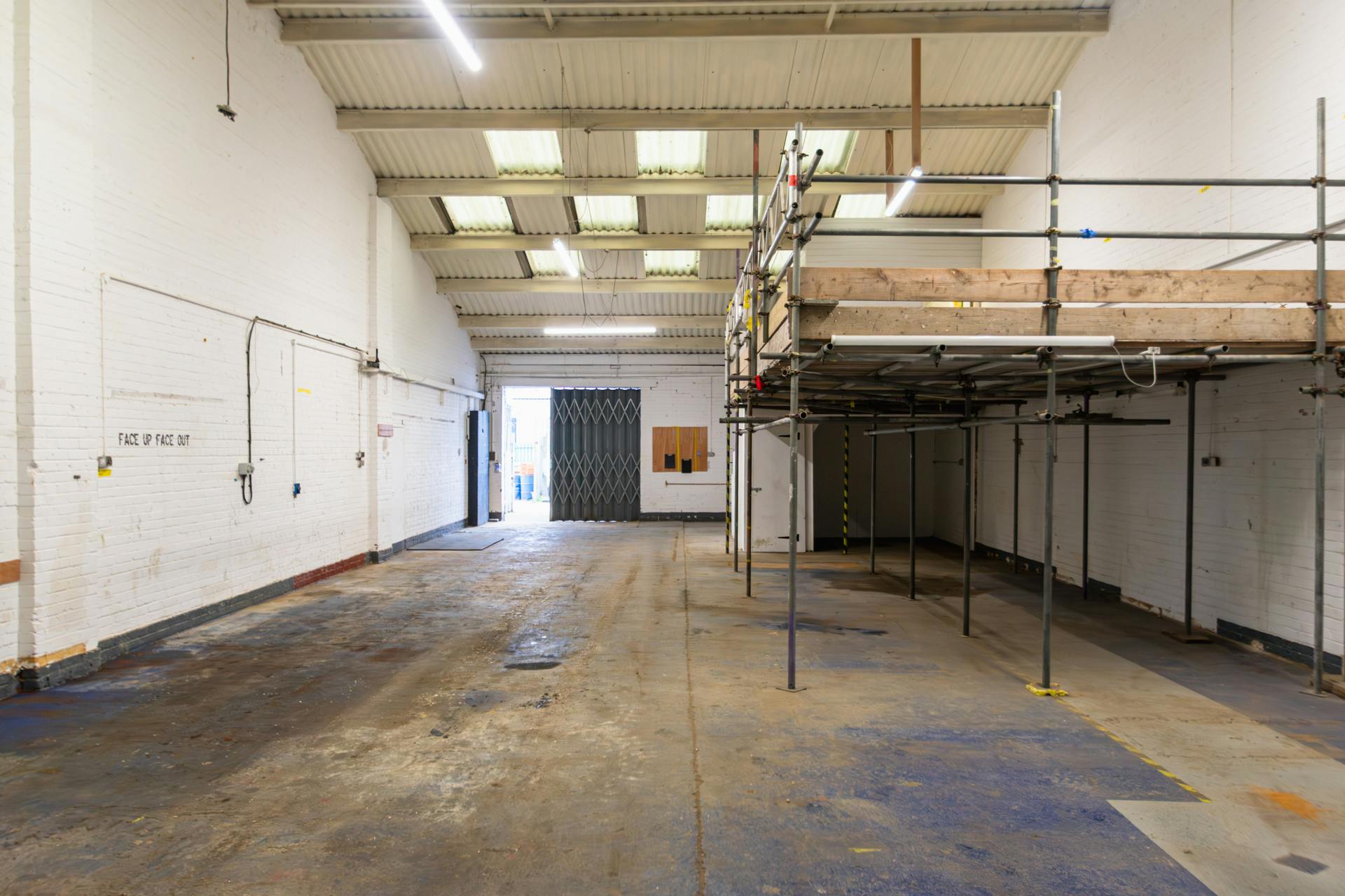 Retail/Shop in Poole - photo 4