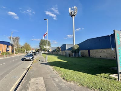 2 Liddall Way, West Drayton, Warehouse To Let - IMG_8077.jpg