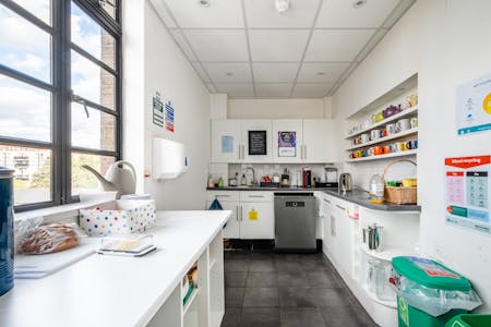 Bankstock Building, 42-44 De Beauvoir Crescent, London, Leisure / Office To Let / For Sale - De Beauvoir Cres 42 2F  15.jpg