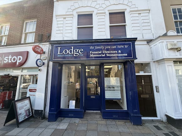 7 Windsor Street, Chertsey, Investments / Retail For Sale - IMG_4397.JPEG