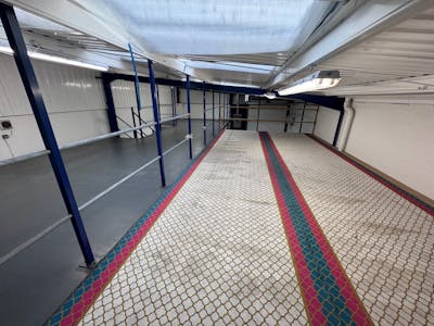 11 The Hawthorn Centre, Harrow, Warehouse To Let - 11 Hawthorn Centre (36).jpg