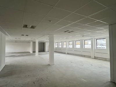 Upper Floors, 61-63 High Street, Egham, Office To Let - internal 5.jpg