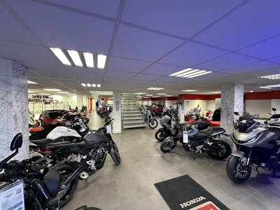 Showroom Premises, Shrewsbury, Trade Counter For Sale - I1.jpeg