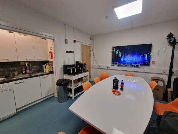 Unit 4 The io Centre, Basingstoke, Industrial To Let - 20251210_094953.jpg