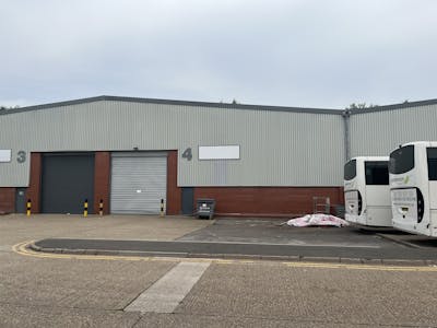 Unit 4 Airlinks Industrial Estate, Heston, Heathrow, Industrial / Warehouse To Let - 4 Airlinks  Main 2.jpg