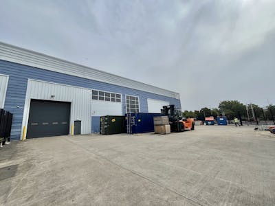 Units 5 & 6 South Cargo Centre, Feltham, Heathrow, Warehouse To Let - IMG_6602.jpg