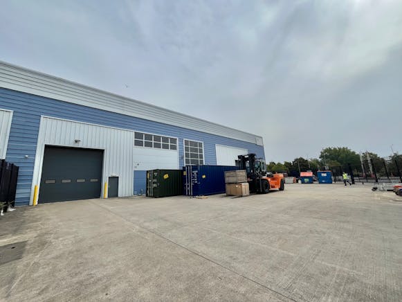Units 5 & 6 South Cargo Centre, Feltham, Heathrow, Industrial To Let - IMG_6602.jpg