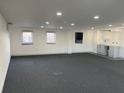 Second Floor Offices, 79-81 High Street, Marlow, E (Commercial / Business / Service) / Office To Let - 20251104_133452853_iOS.jpg