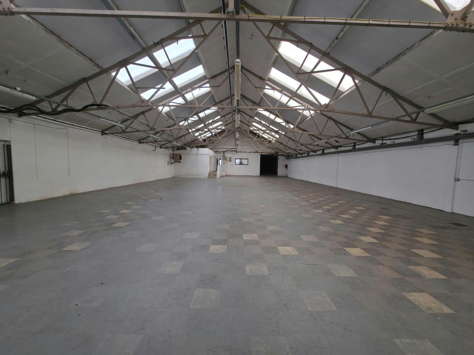 Industrial Unit in London - photo 2