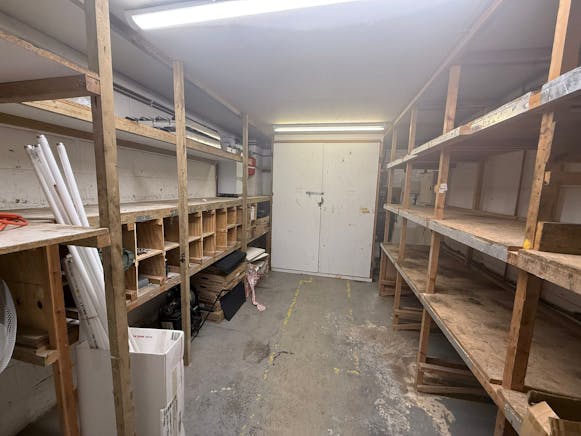 4 Victoria Court, Wickford, Industrial / Office To Let - WhatsApp Image 20251212 at 085509 1.jpeg