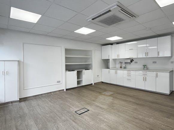 7 Cottage Road, Leeds, Other / Office To Let - IMG_7539.jpg