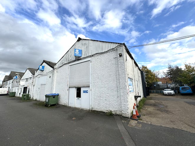 Unit 1 Bridge Works, Leatherhead, Warehouse & Industrial To Let - IMG_1653.jpg