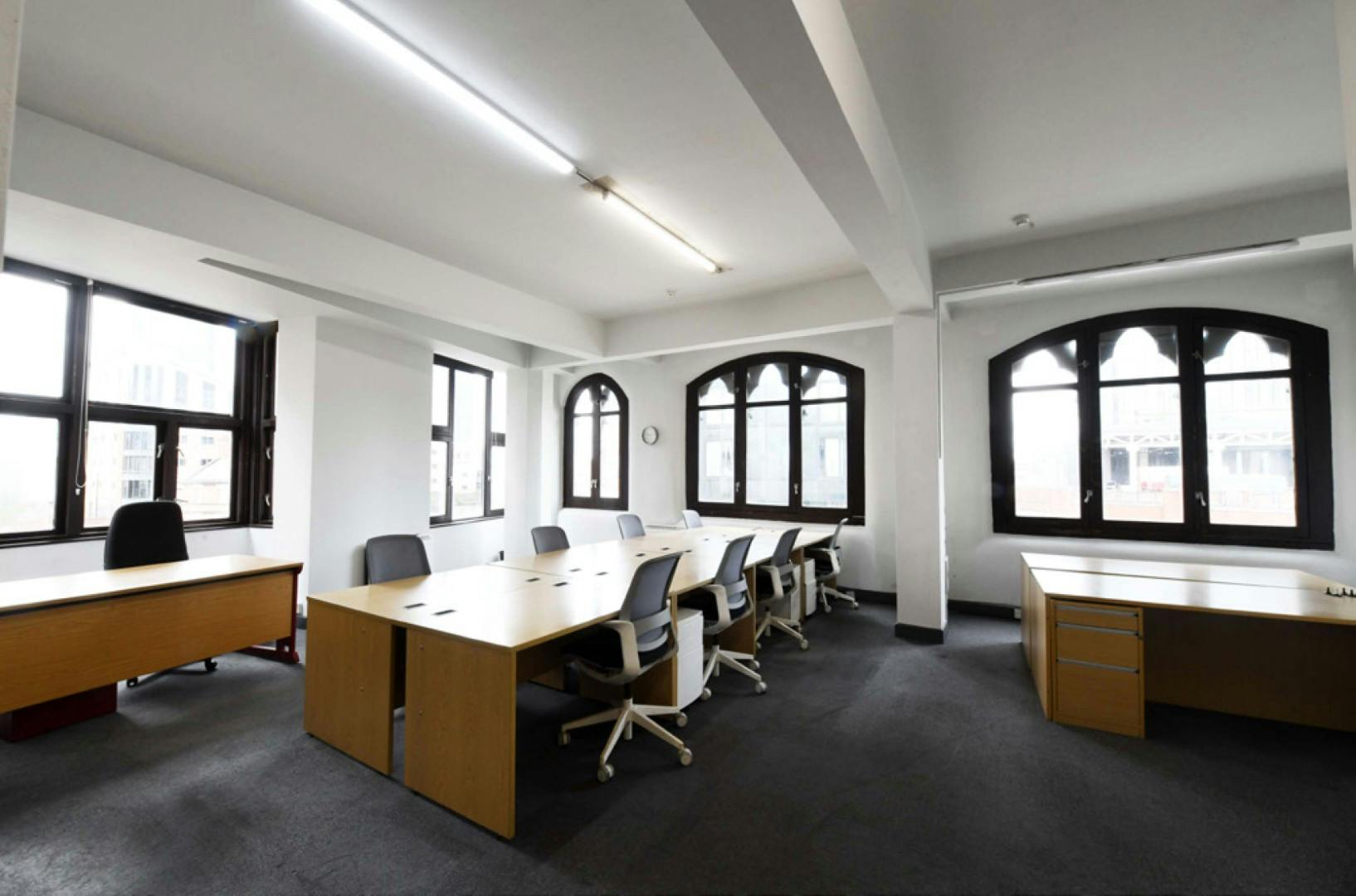 Office in Manchester - photo 4