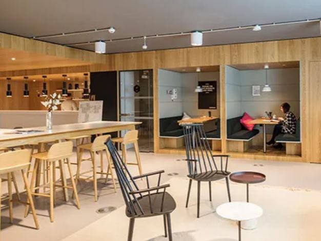 Office in Uxbridge - photo 4