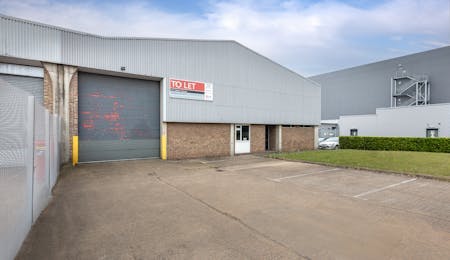 477 Malton Avenue, Slough, Industrial / Warehouse To Let - 477 Malton Avenue 3.jpg