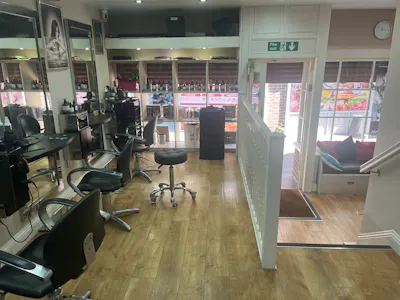 7 Church Walk, Crawley, Retail To Let - WEB IMG_0745.JPG