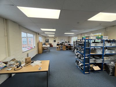 Brow Business Centre, Copyground Lane, Unit B, High Wycombe, Industrial / Office To Let - 20251010_132848032_iOS.jpg