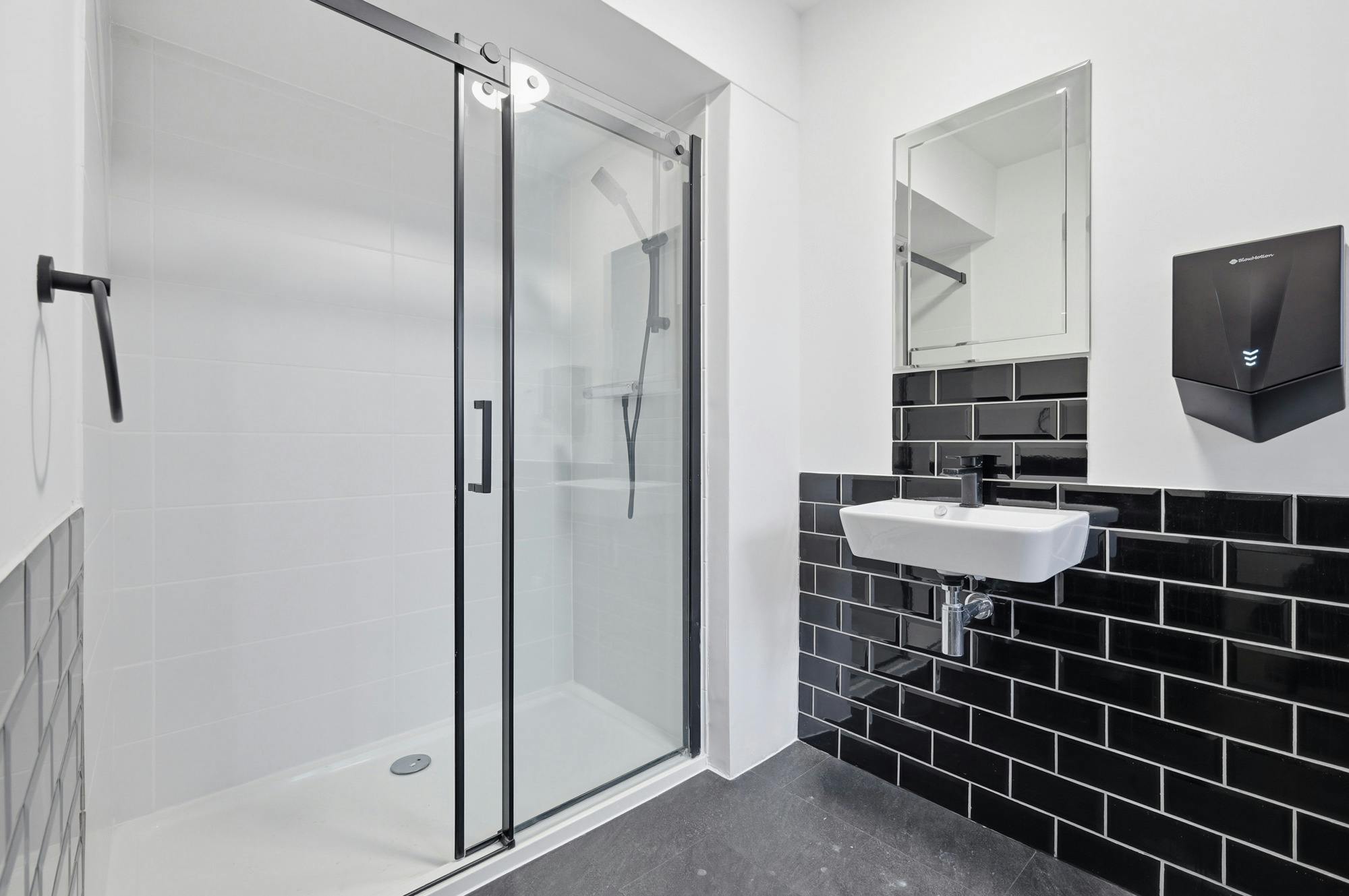 Office in London - photo 2