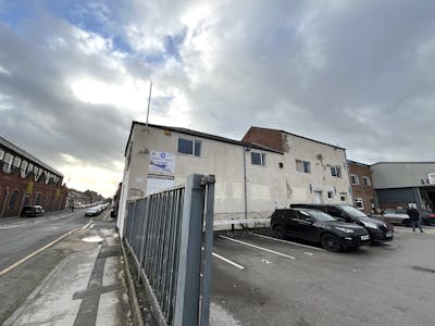 Unit 8, Macclesfield, Industrial/Logistics To Let - IMG_0710 crown centre.jpg